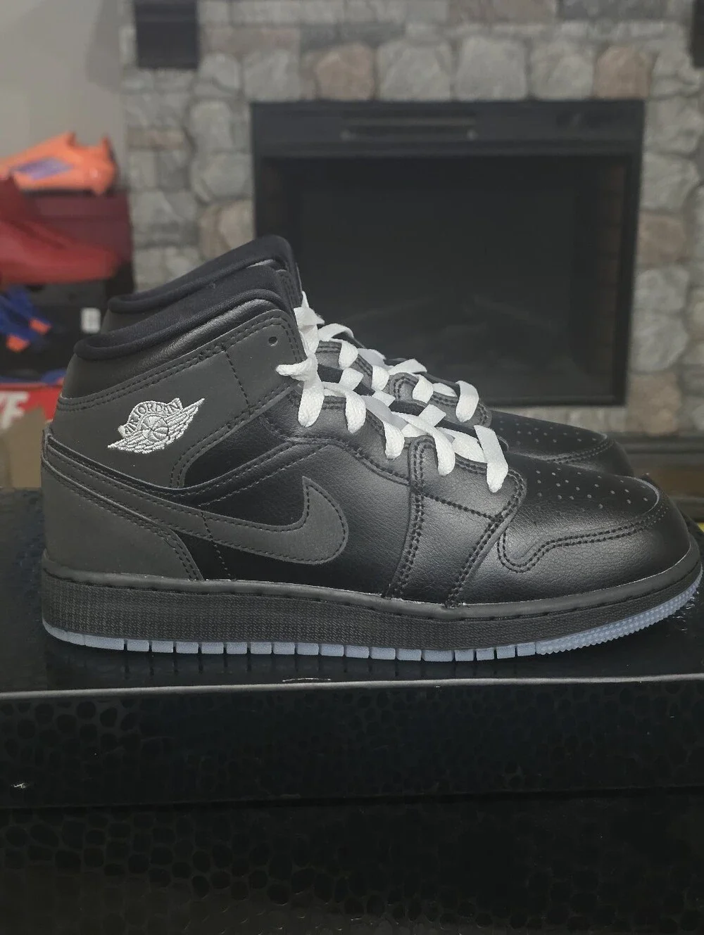 Nike Air Jordan 1 Mid SE Black Metallic Reimagined GS